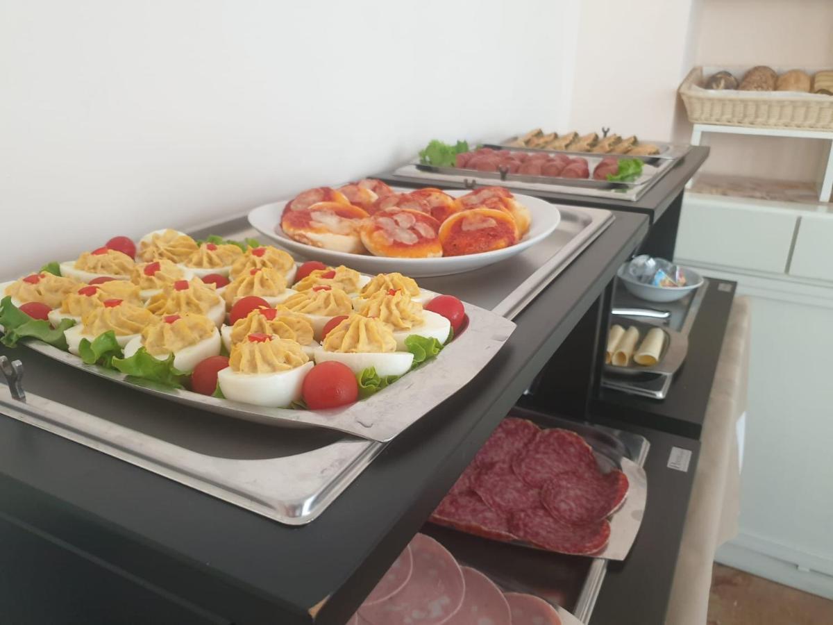 Hotel Tourist Meuble Rimini Eksteriør bilde