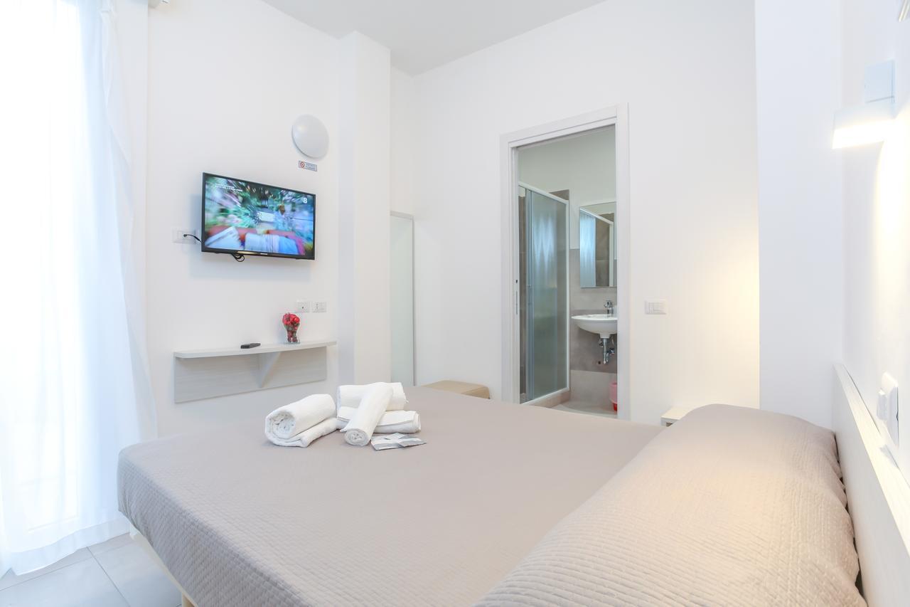 Hotel Tourist Meuble Rimini Eksteriør bilde