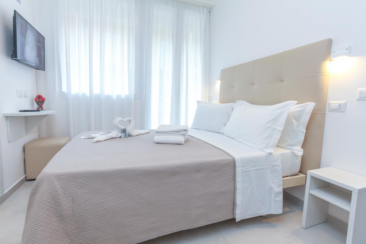 Hotel Tourist Meuble Rimini Eksteriør bilde